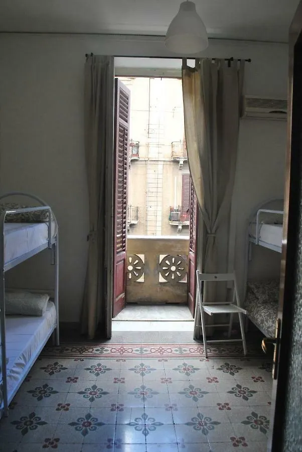 Sunrise Hostel & Rooms 팔레르모